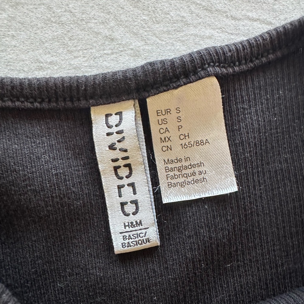 H&M Black Ribbed Crop Tee - Picture 3 of 3